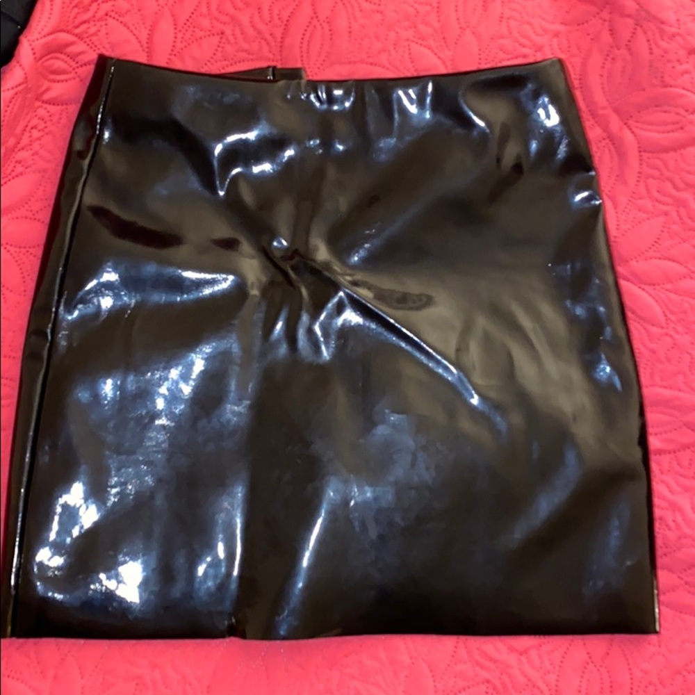 H&M Patten  leather mini  skirt